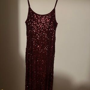 Elegant Burgundy Sequin Maxi Dress